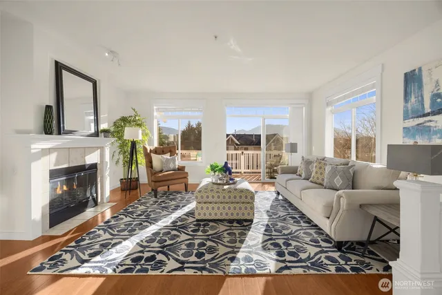 $899,950 | 23120 Southeast Black Nugget Road, Unit C1, Issaquah, WA 98029