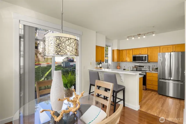 $899,950 | 23120 Southeast Black Nugget Road, Unit C1, Issaquah, WA 98029