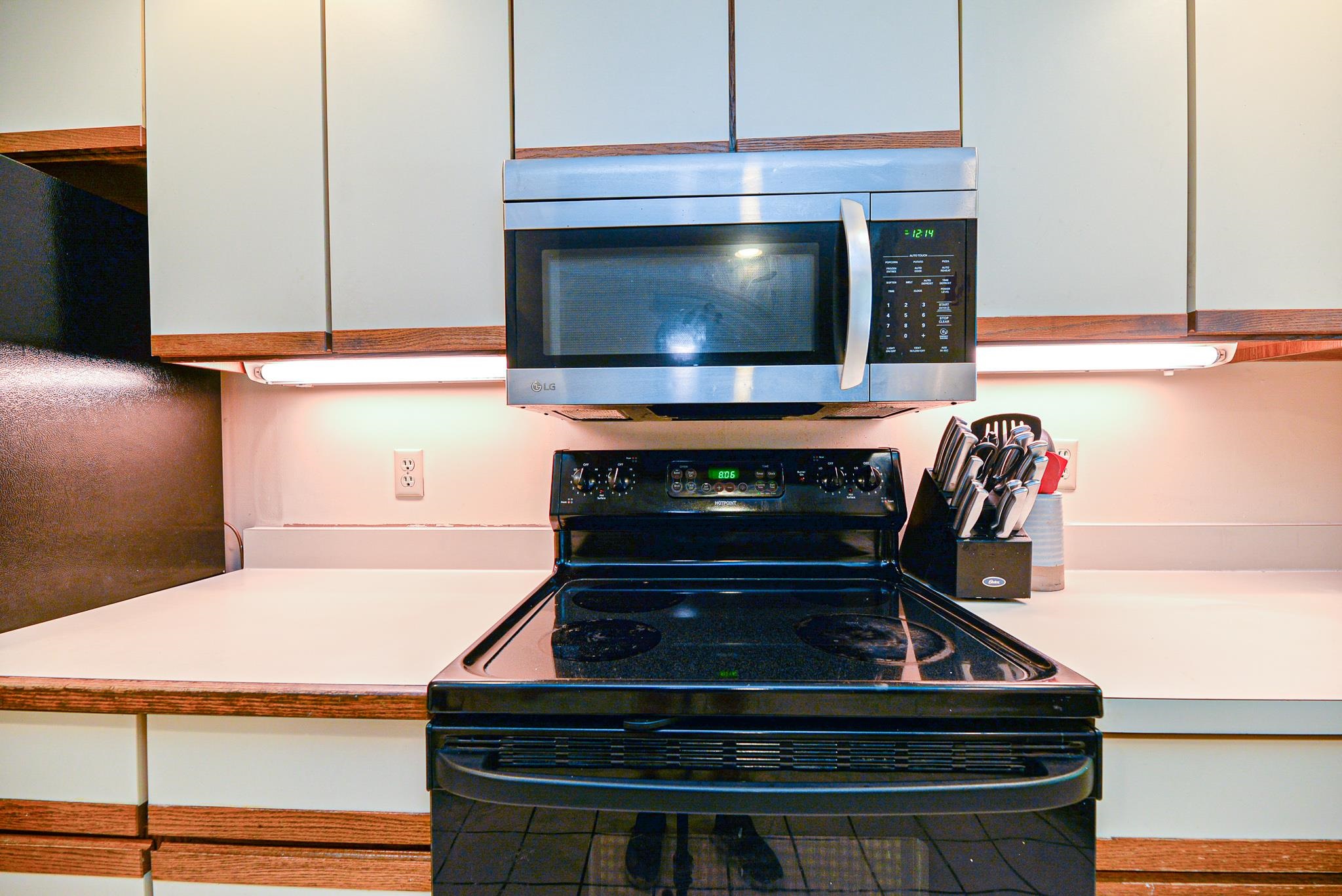 40 Brookside Drive Stratham, NH 03885 - Photo 4 of 28