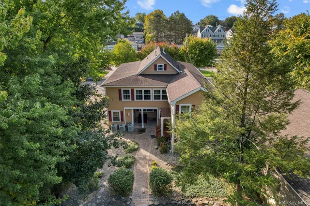 $2,495 | 10 Burnside Avenue, Unit B, Congers, NY 10920