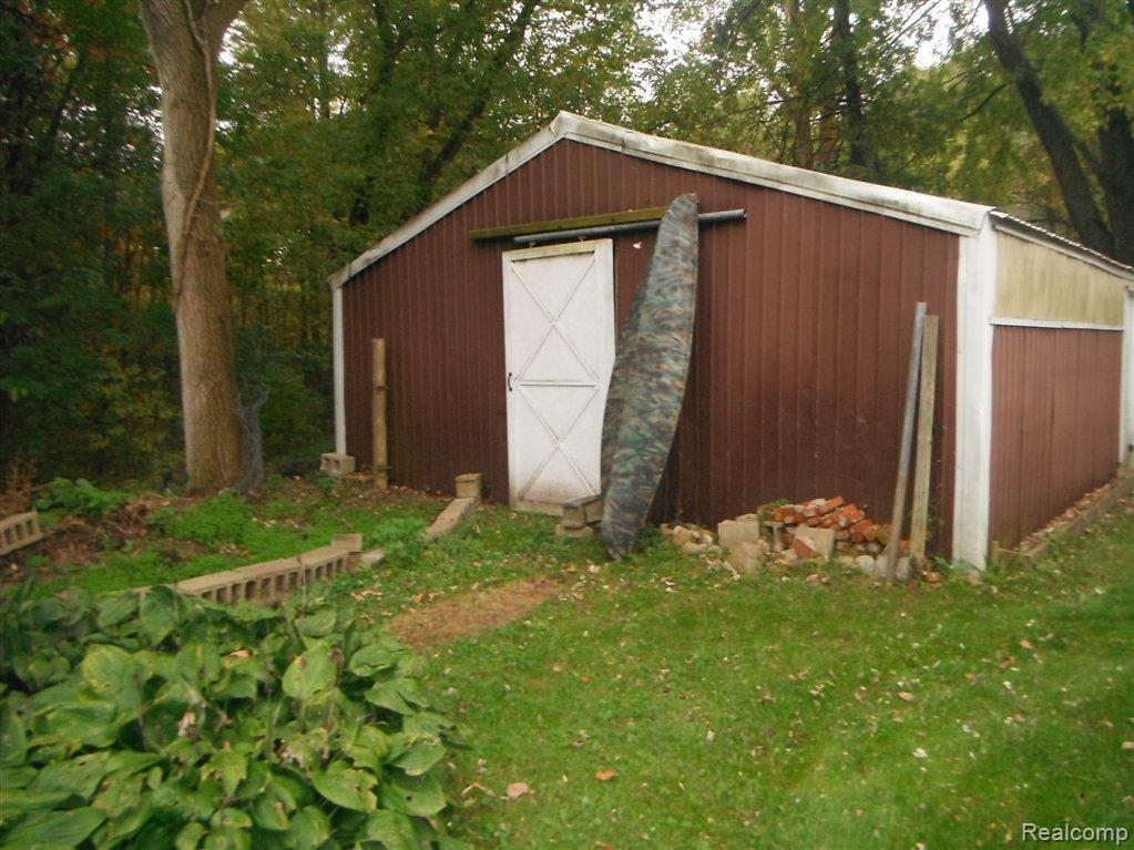 24917 Karr Road Belleville, MI 48111 - Photo 7 of 23 DSCF0308.JPG