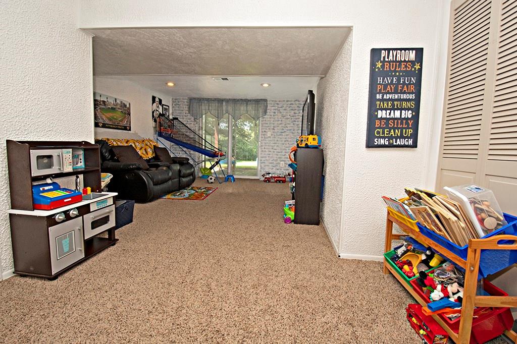 440 Tivoli Road Pittsburgh, PA 15239 - Photo 17 of 22 Gallery Image 17