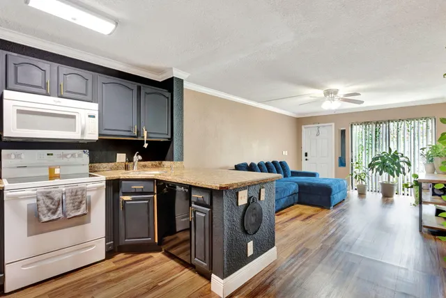 $182,000 | 10852 Royal Palm Boulevard, Unit 10852, Coral Springs, FL 33065