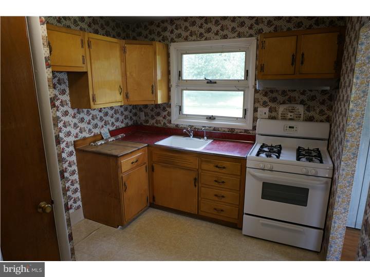 33 North Trooper Road Norristown, PA 19403 - Photo 12 of 14 Kitchen