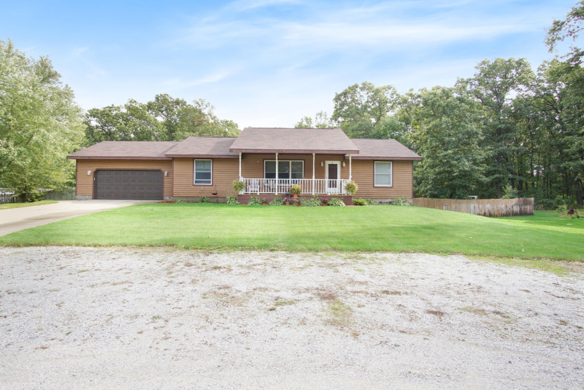 3949 Forest Edge Road Muskegon, MI 49442 - Photo 2 of 41 DSC09485-