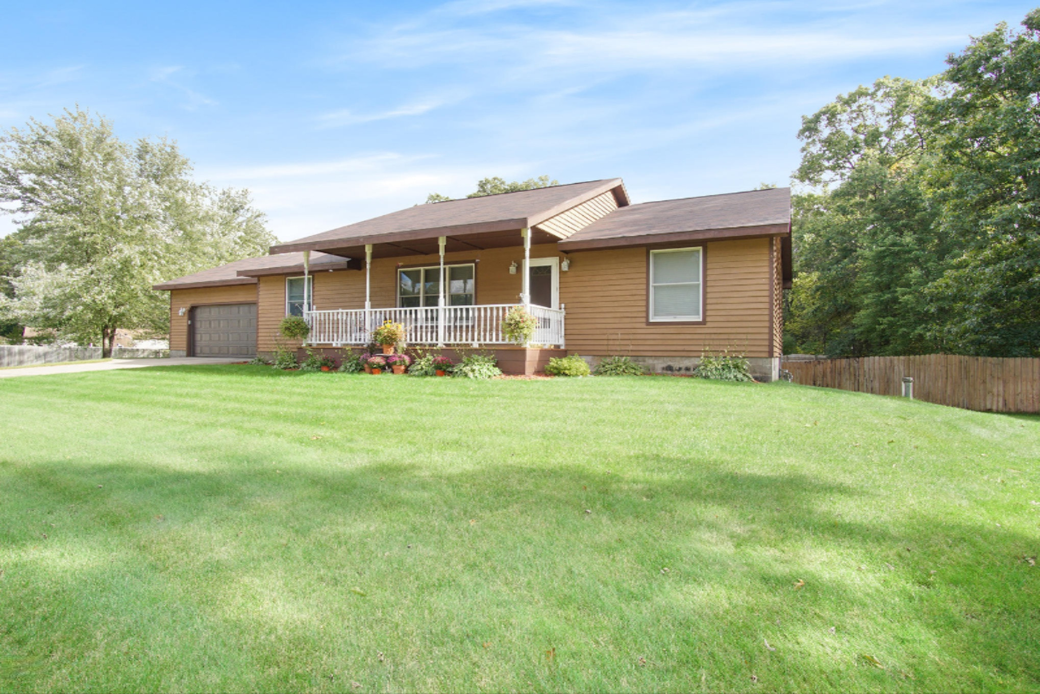 3949 Forest Edge Road Muskegon, MI 49442 - Photo 4 of 41 DSC09494