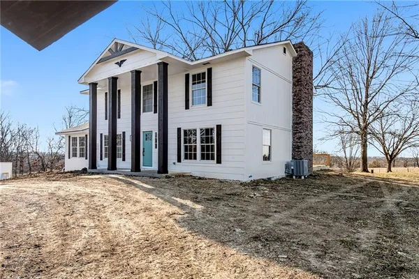 $519,900 | 26 Southwest 365th Road, Warrensburg, MO 64093