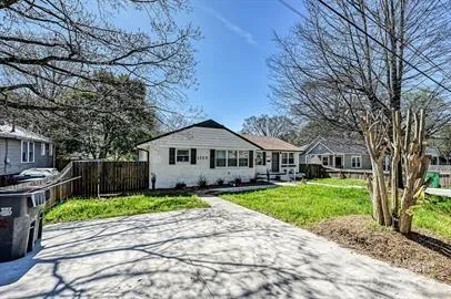 $1,345 | 1229 Effingham Road, Charlotte, NC 28208