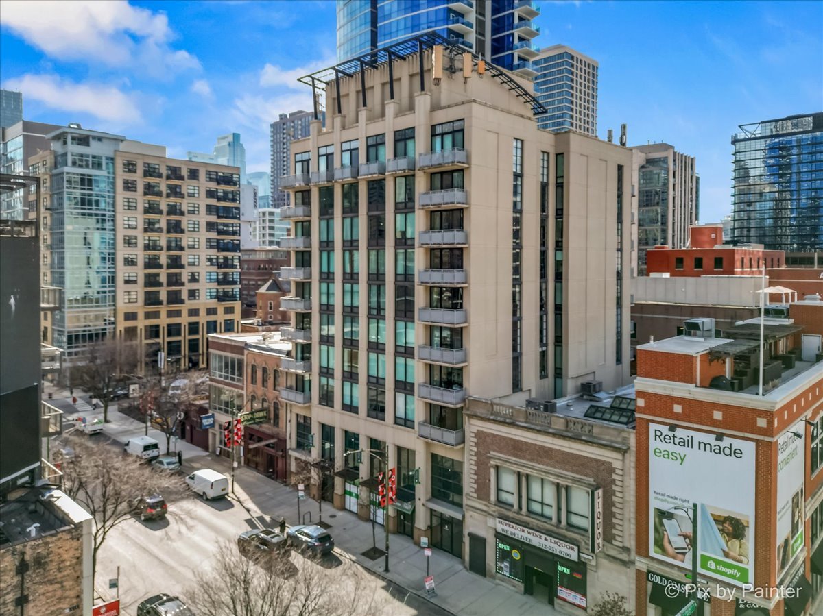 744 North Clark Street, Unit 705 Chicago, IL 60654 - Photo 1 of 31