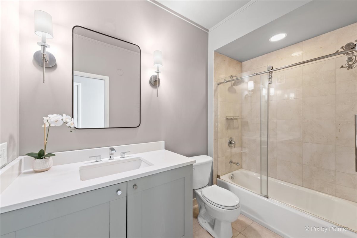 744 North Clark Street, Unit 705 Chicago, IL 60654 - Photo 15 of 31