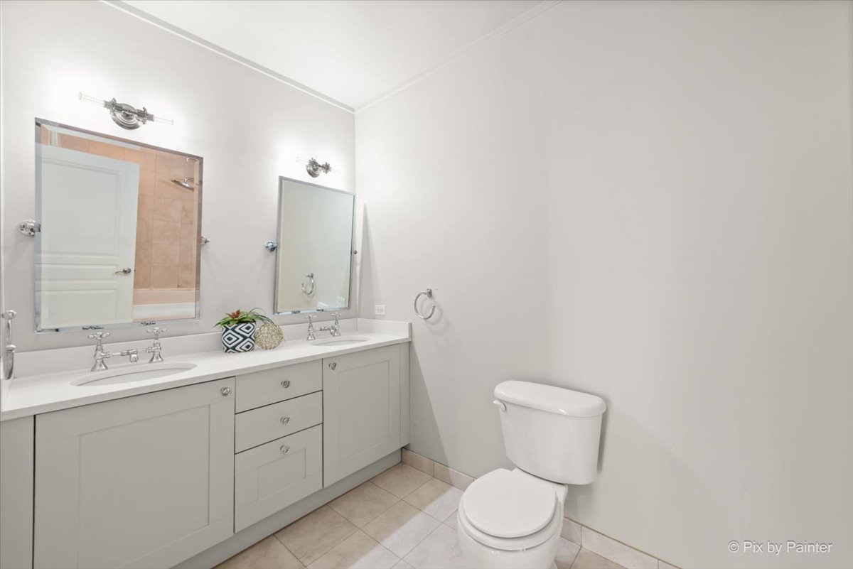744 North Clark Street, Unit 705 Chicago, IL 60654 - Photo 18 of 31