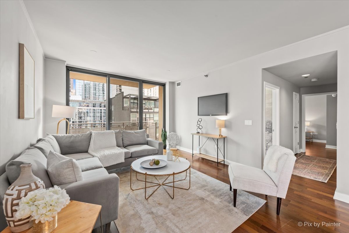 744 North Clark Street, Unit 705 Chicago, IL 60654 - Photo 2 of 31