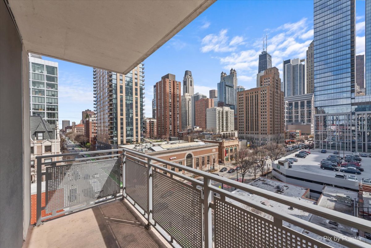 744 North Clark Street, Unit 705 Chicago, IL 60654 - Photo 22 of 31