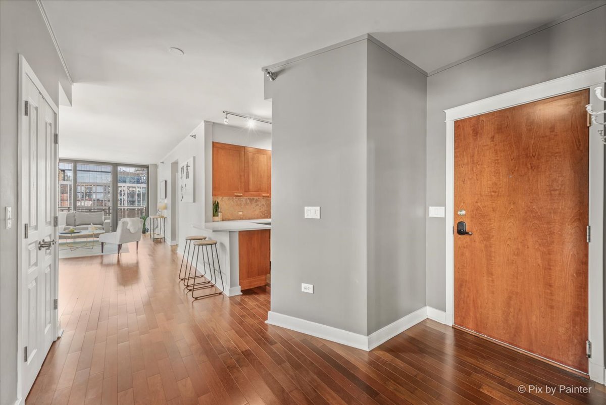 744 North Clark Street, Unit 705 Chicago, IL 60654 - Photo 24 of 31