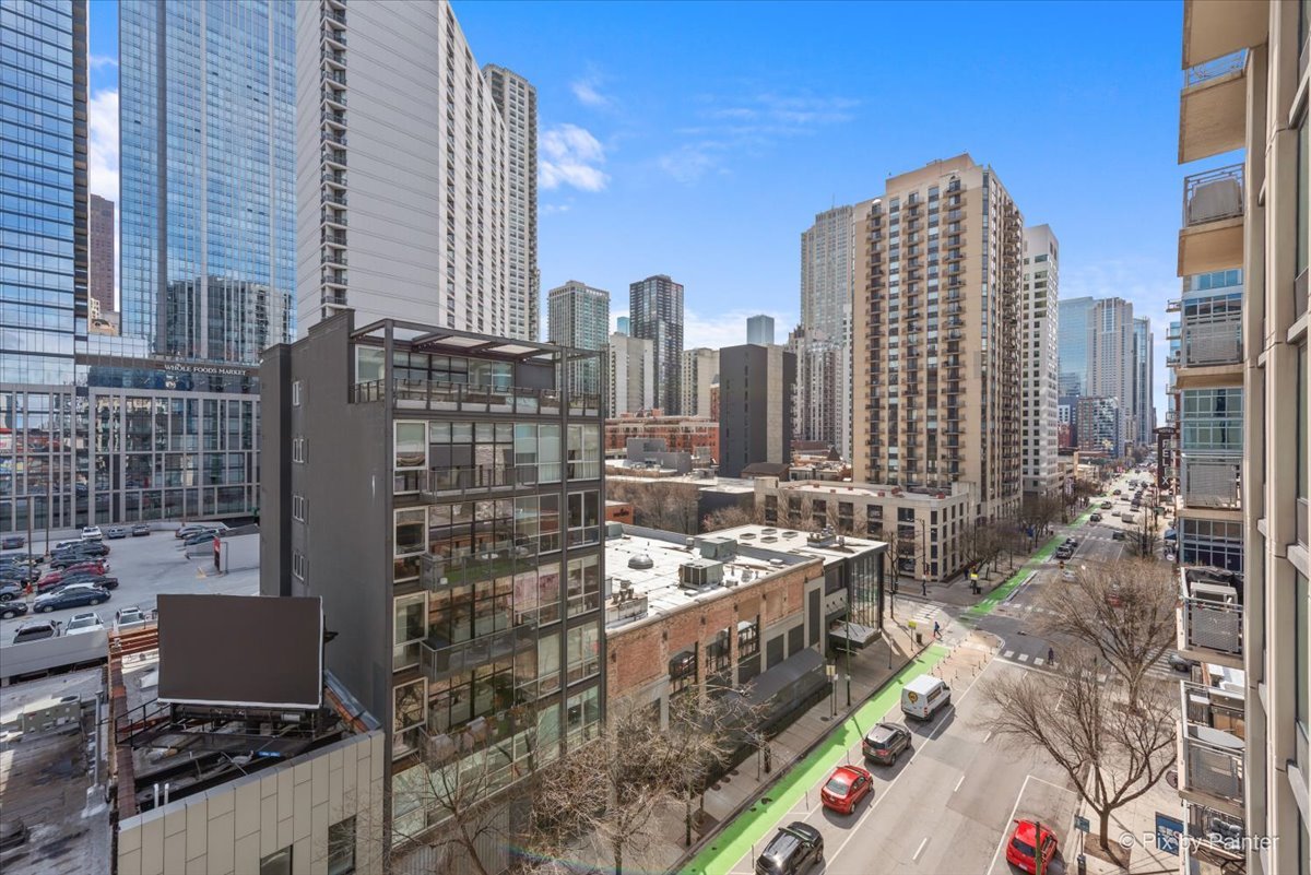744 North Clark Street, Unit 705 Chicago, IL 60654 - Photo 26 of 31