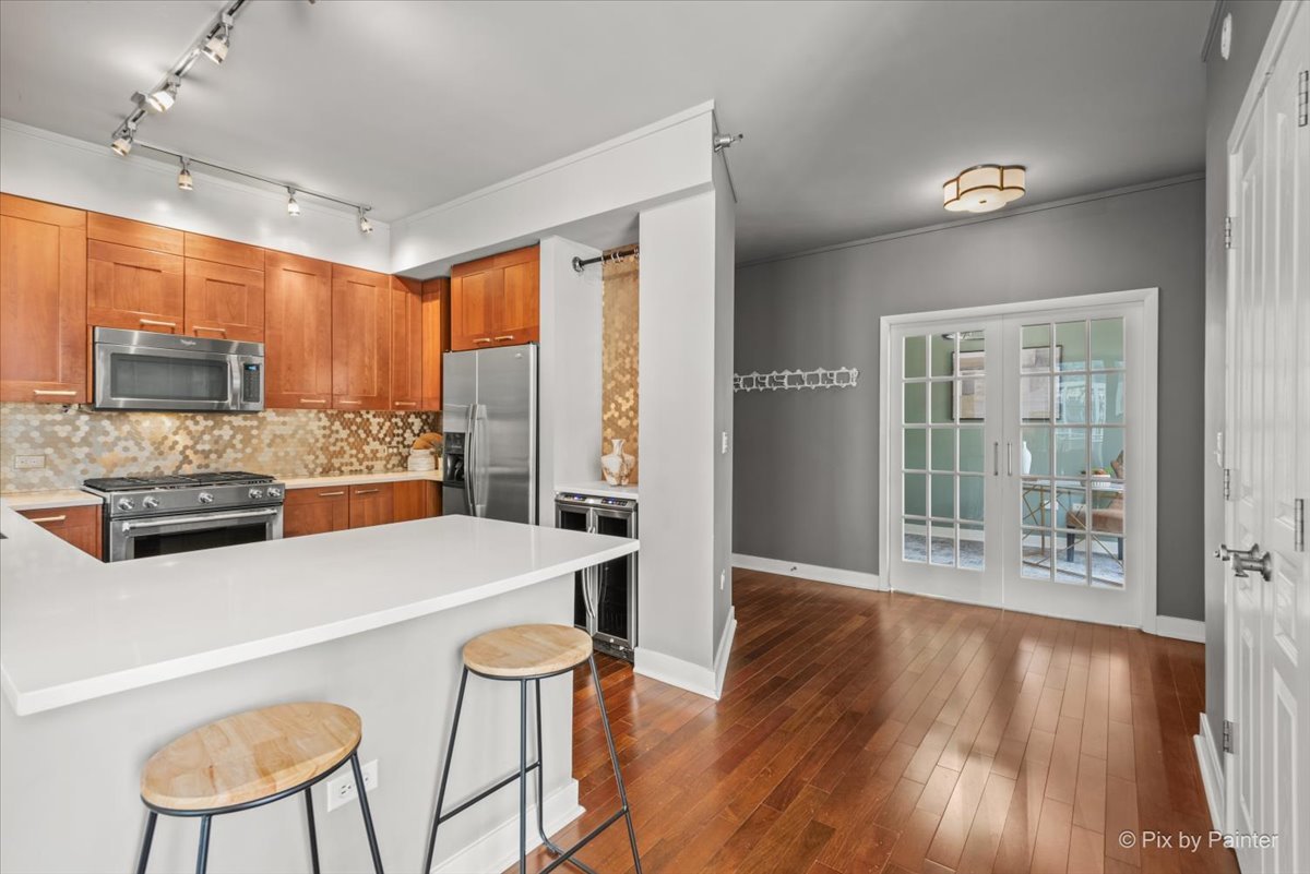 744 North Clark Street, Unit 705 Chicago, IL 60654 - Photo 5 of 31