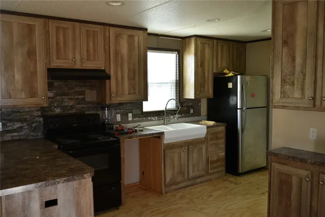 $129,900 | 144 9th Street, Whitney, TX 76692