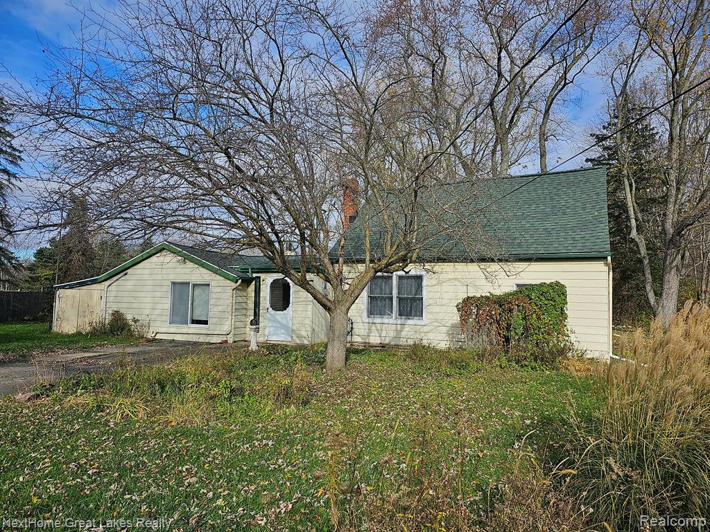 5164 West Carpenter Road Flint, MI 48504 - Photo 1 of 20