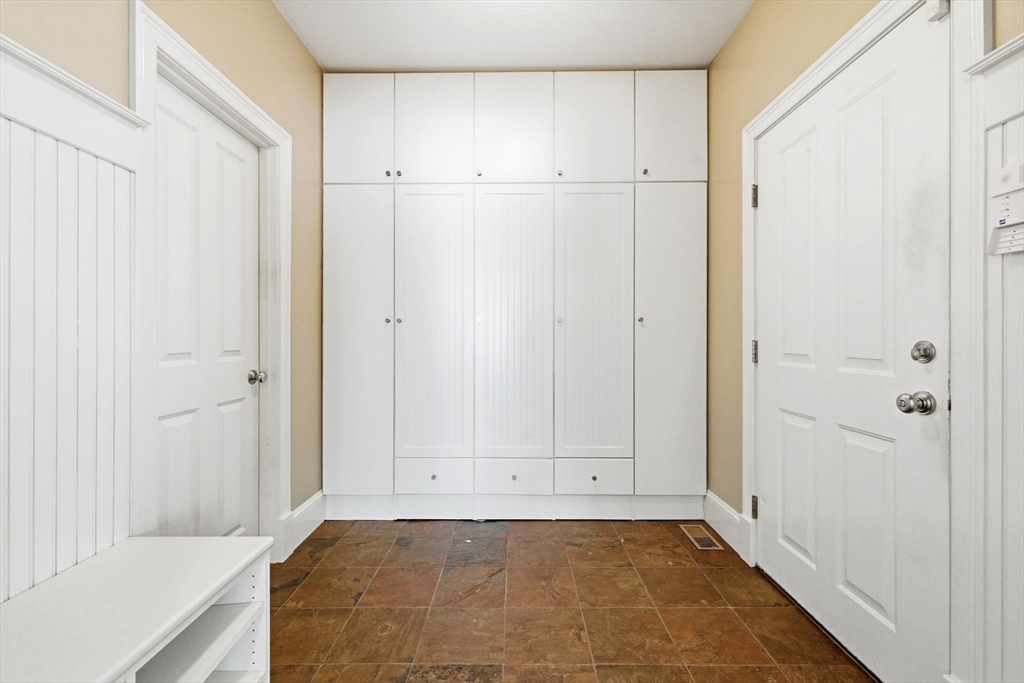 20 Parker Road Wellesley, MA 02482 - Photo 22 of 38