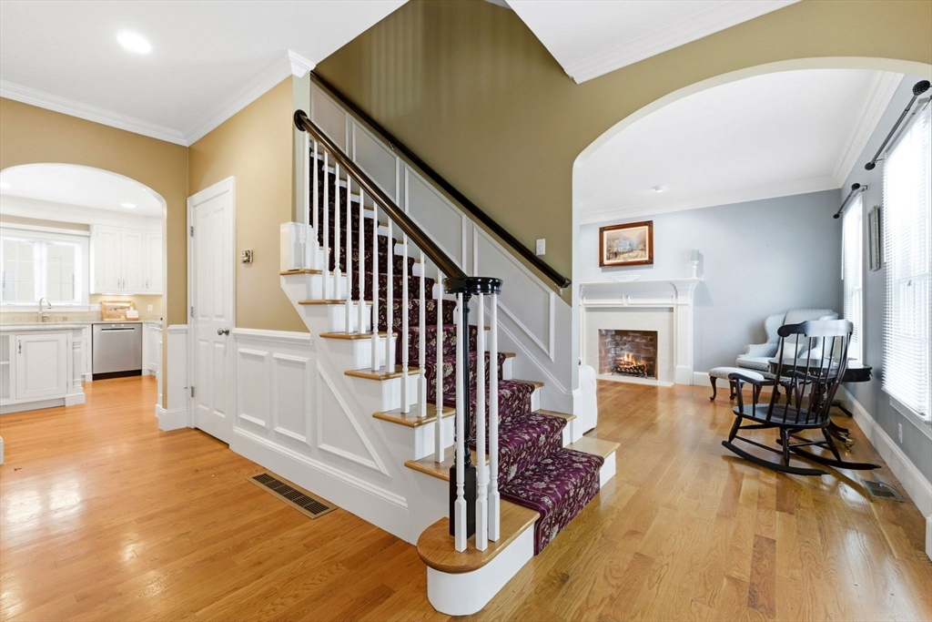 20 Parker Road Wellesley, MA 02482 - Photo 3 of 38