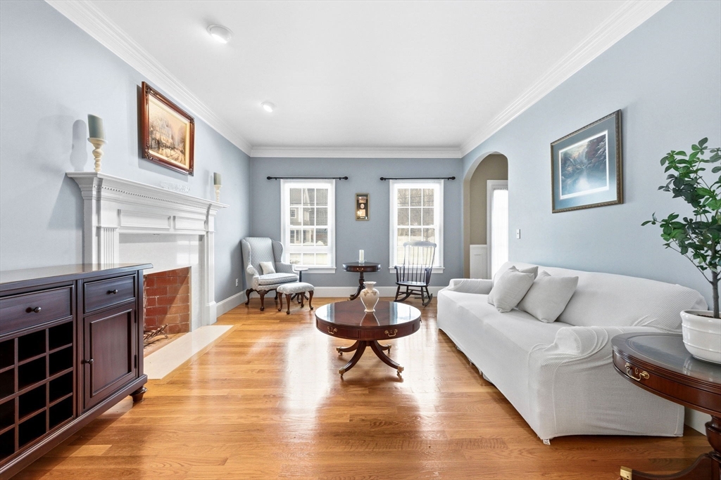 20 Parker Road Wellesley, MA 02482 - Photo 4 of 38