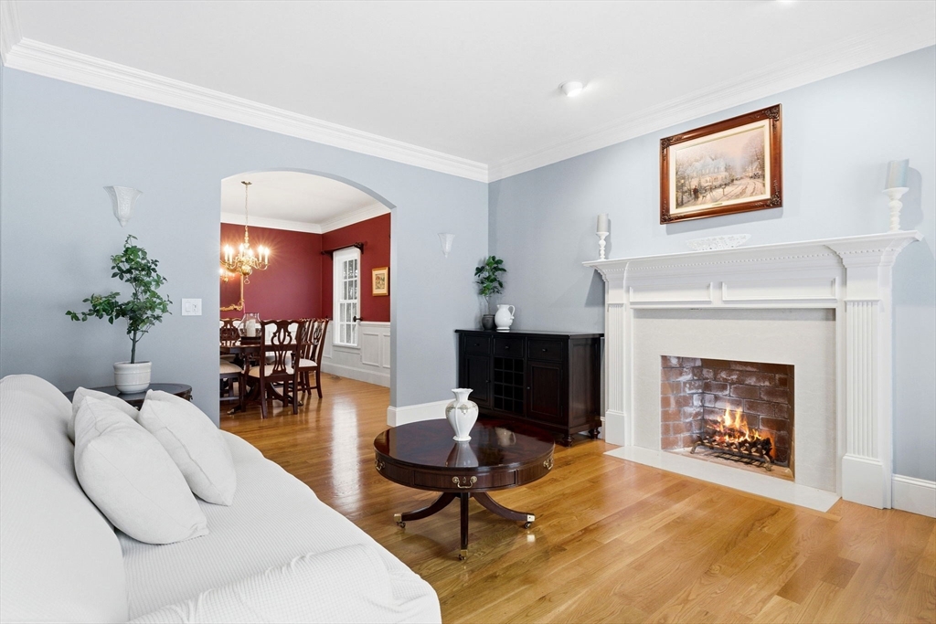 20 Parker Road Wellesley, MA 02482 - Photo 5 of 38