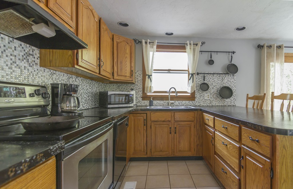 230 Burlingame Road Charlton, MA 01507 - Photo 3 of 25 Gallery Image 3