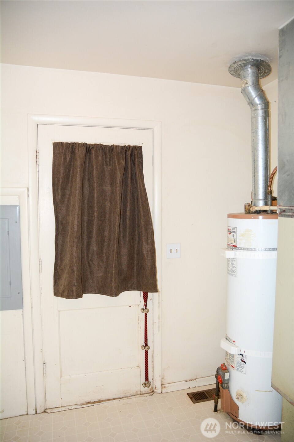 107 West 9th Avenue Ritzville, WA 99169 - Photo 20 of 26 a bathroom with a sink