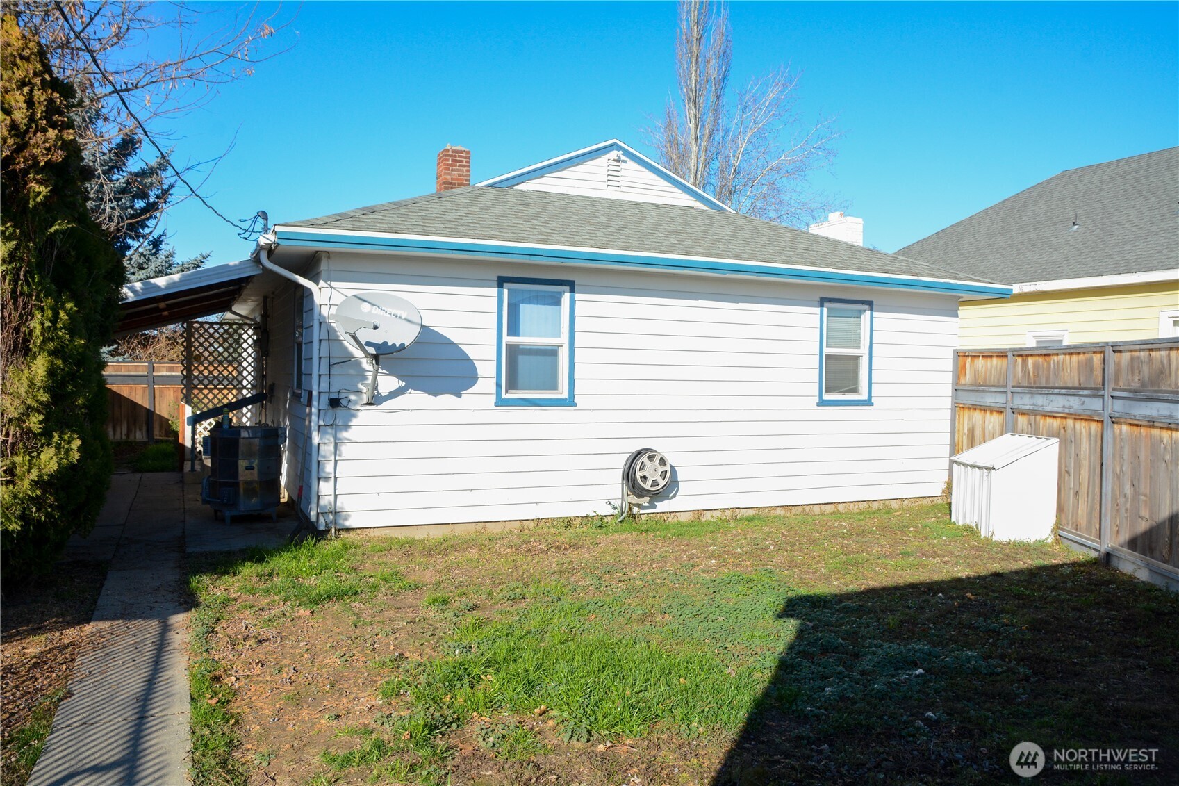 107 West 9th Avenue Ritzville, WA 99169 - Photo 26 of 26 a view of a house with backyard and garden