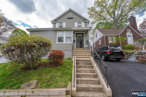 $620,000 | 100 Washington Place, Teaneck, NJ 07666
