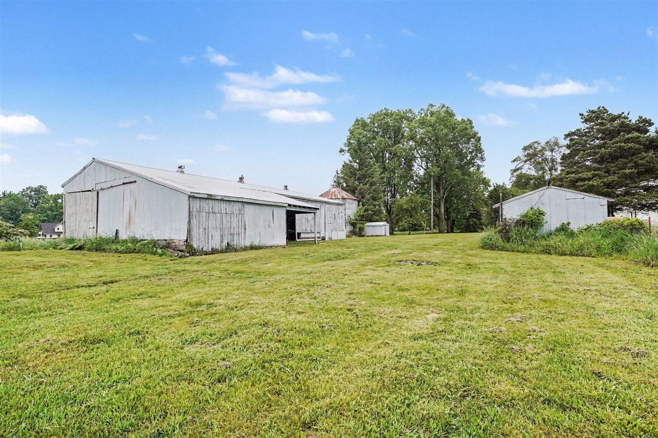 9700 Fenner Road Perry, MI 48872 - Photo 4 of 31