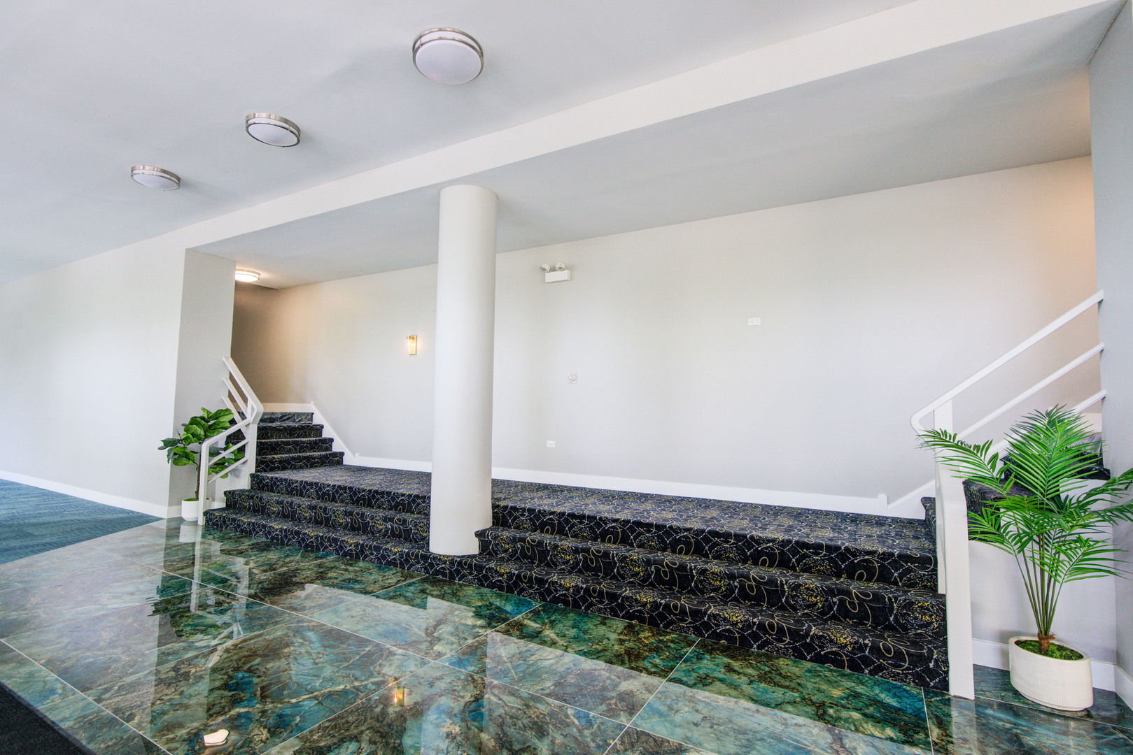 7250 North Western Avenue, Unit 306 Chicago, IL 60645 - Photo 8 of 17 a view of a entryway