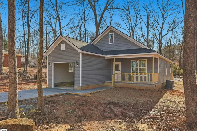 $269,900 | 216 Cloverhill Drive, Anderson, SC 29624