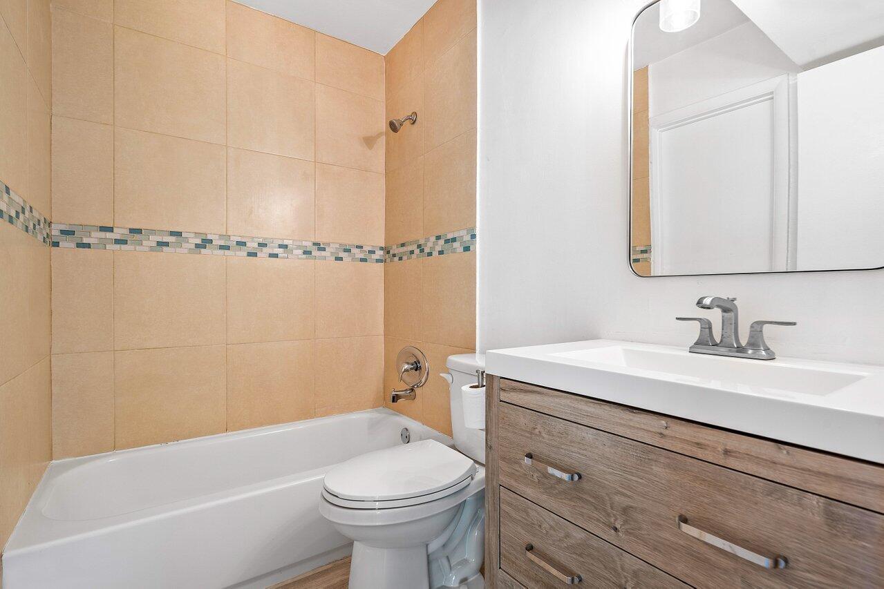 2420 Southridge Road Delray Beach, FL 33444 - Photo 13 of 30 013-2420SouthridgeRoad-DelrayBeach-FL-33