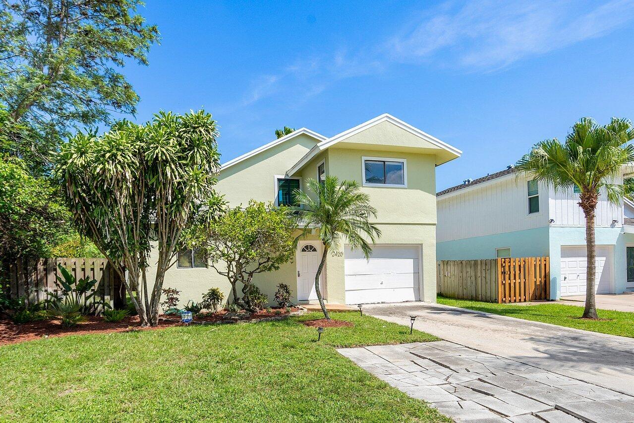 2420 Southridge Road Delray Beach, FL 33444 - Photo 2 of 30 002-2420SouthridgeRoad-DelrayBeach-FL-33