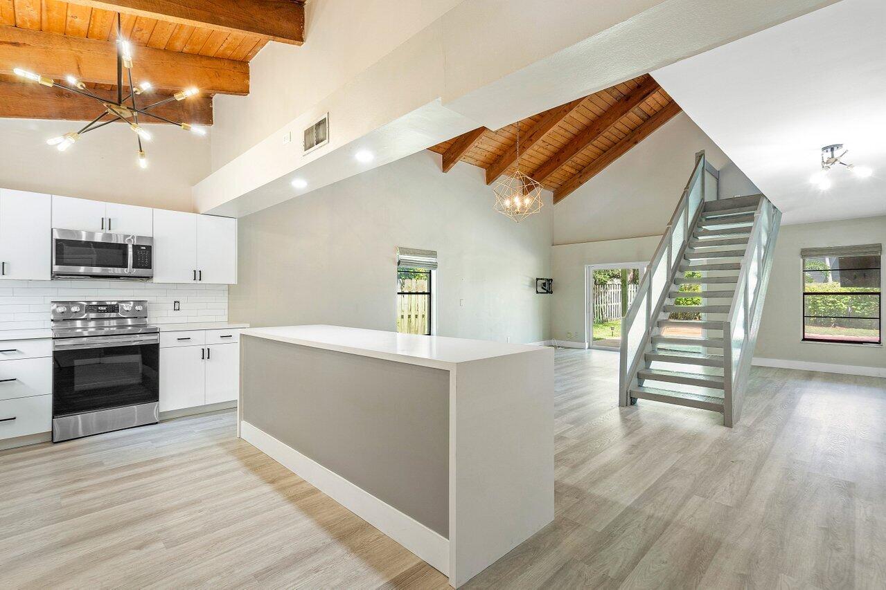 2420 Southridge Road Delray Beach, FL 33444 - Photo 7 of 30 007-2420SouthridgeRoad-DelrayBeach-FL-33