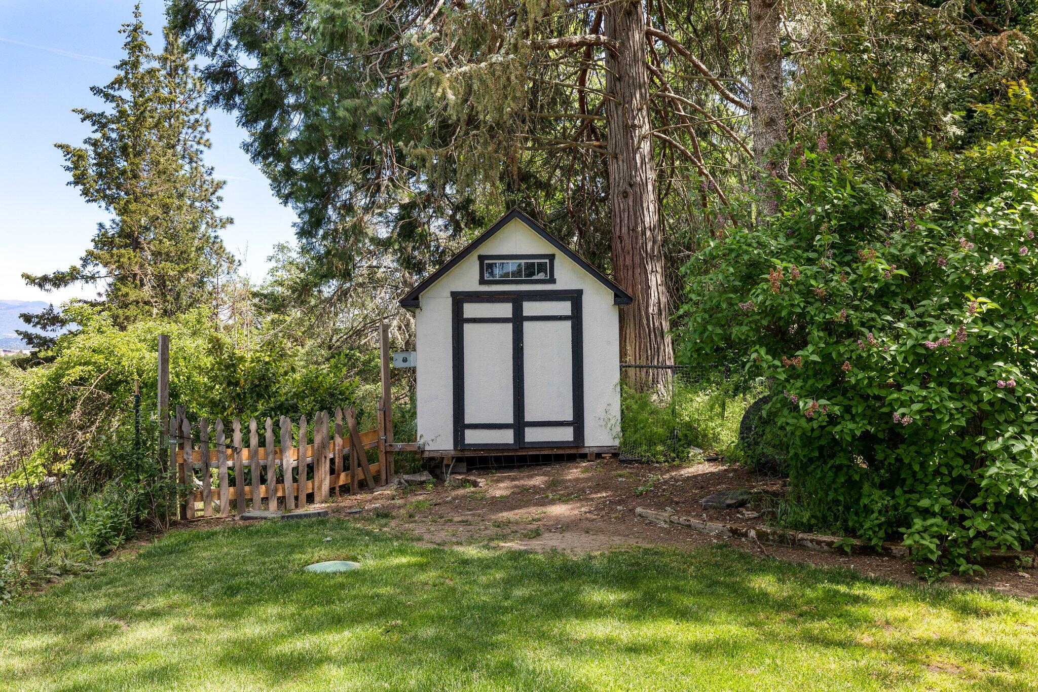 3765 Old Stage Road Central Point, OR 97502 - Photo 13 of 38 12-web-or-mls-IMGL6034
