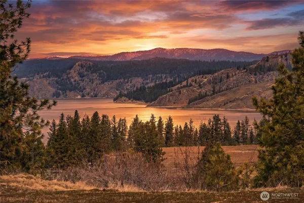 $489,900 | 38800 Sand Flats Drive East, Davenport, WA 99122