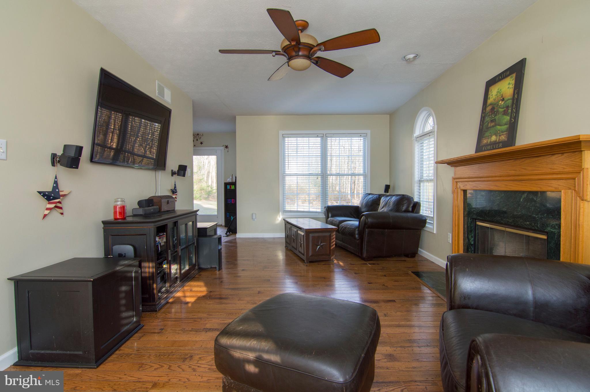 230 Ebenezer Church Road Rising Sun, MD 21911 - Photo 4 of 22 Living Room