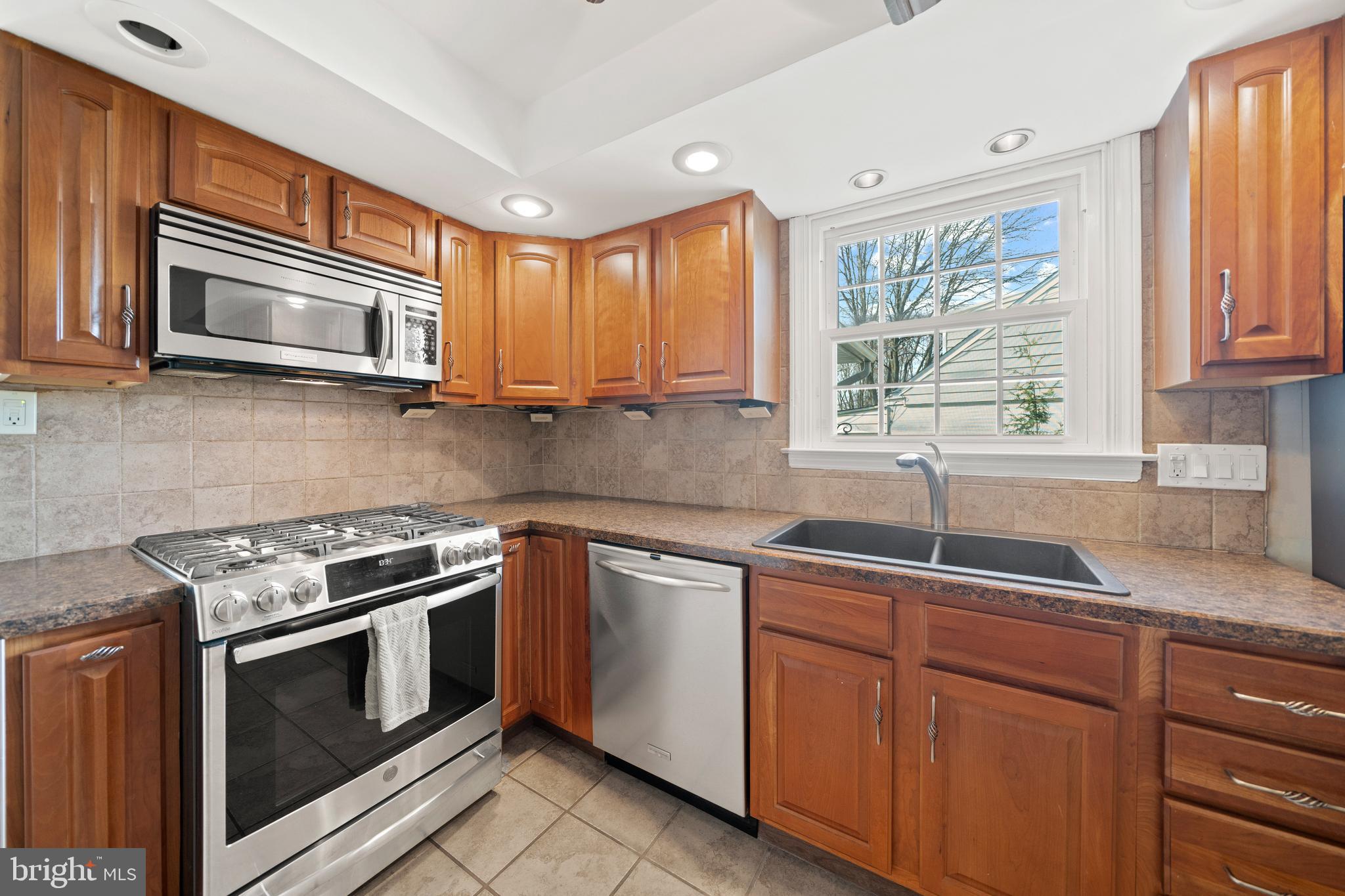 409 Colfax Road Havertown, PA 19083 - Photo 14 of 45