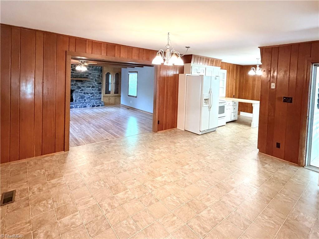 176 West Robin Road Elkin, NC 28621 - Photo 5 of 25