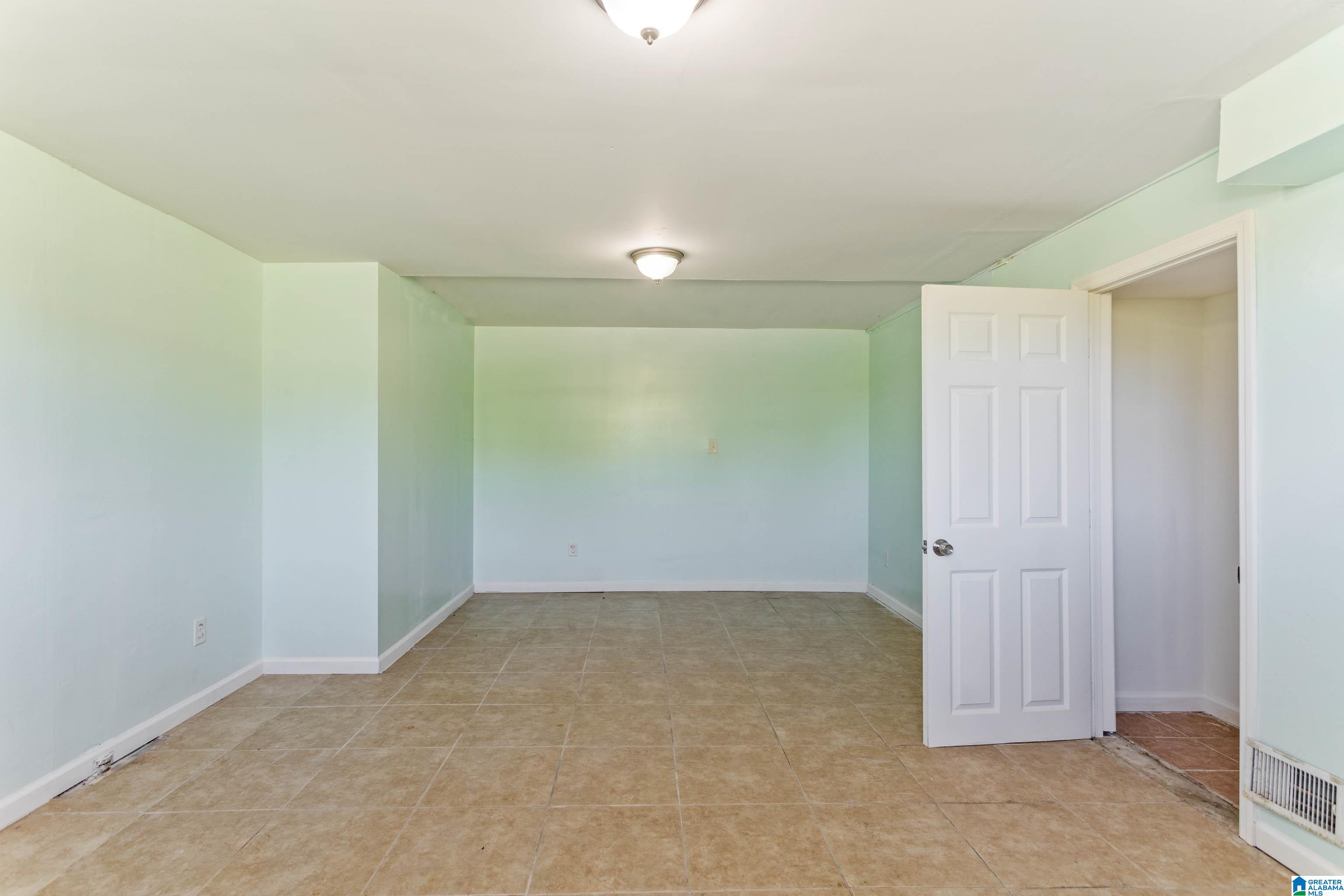 809 29th Avenue Northeast Center Point, AL 35215 - Photo 19 of 30