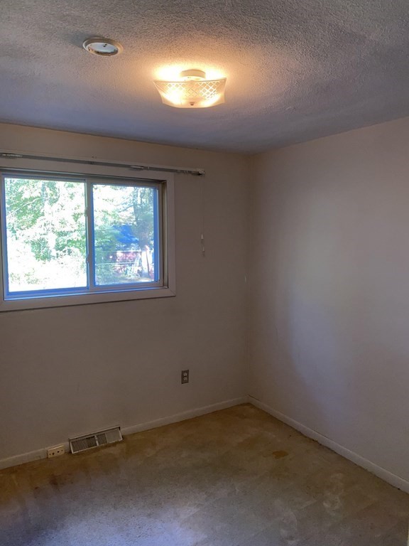 514 Concord Road Marlborough, MA 01752 - Photo 12 of 22 Gallery Image 12
