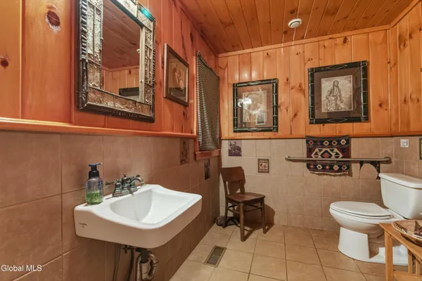 $1,550,000 | 746 Howe Road, Lake Luzerne, NY 12846