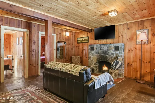 $1,550,000 | 746 Howe Road, Lake Luzerne, NY 12846