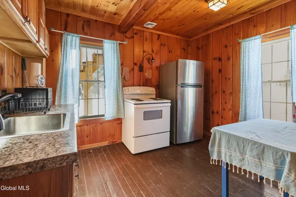 $1,550,000 | 746 Howe Road, Lake Luzerne, NY 12846