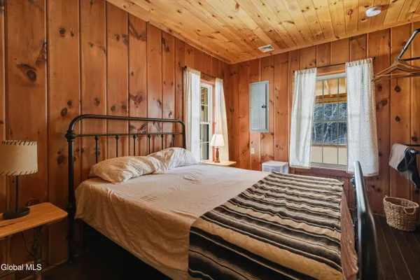 $1,550,000 | 746 Howe Road, Lake Luzerne, NY 12846