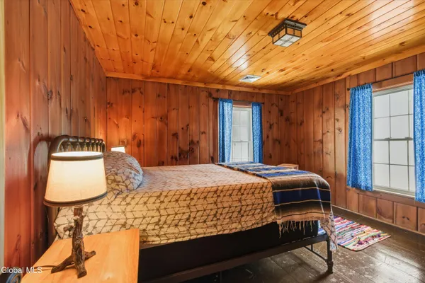 $1,550,000 | 746 Howe Road, Lake Luzerne, NY 12846