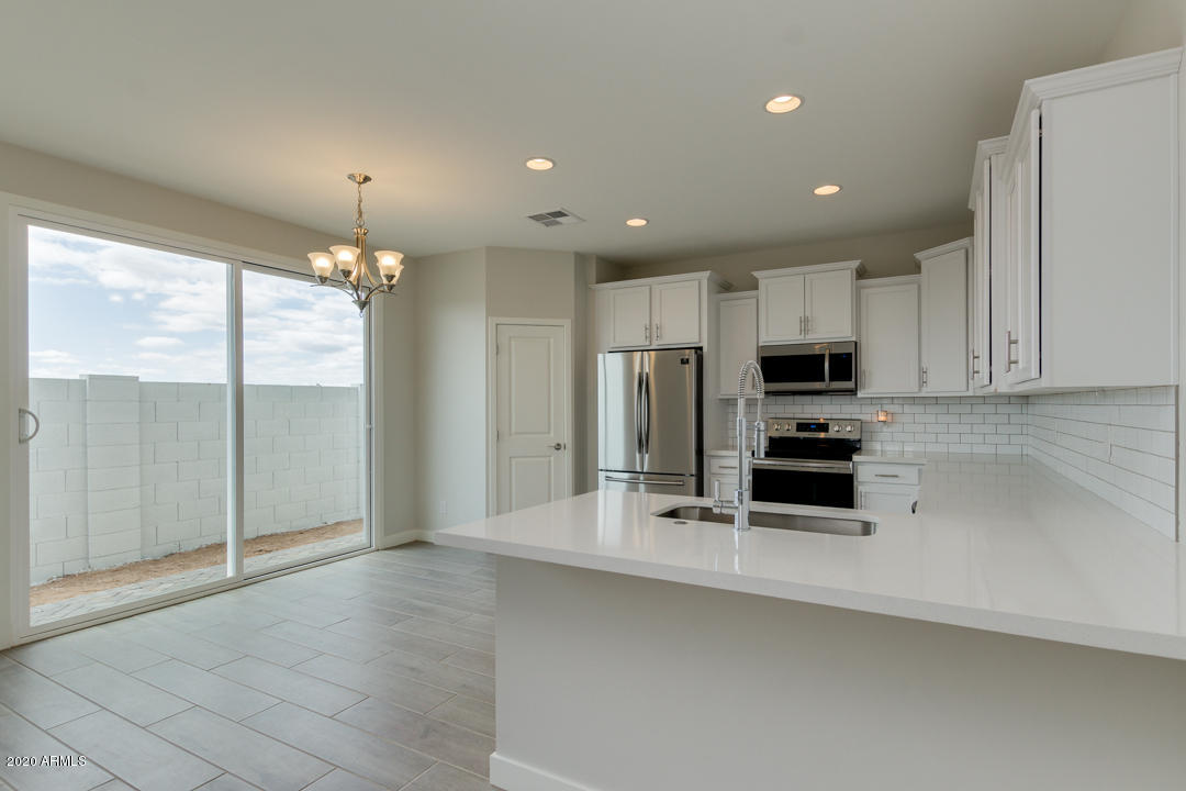 5552 South Dillon Mesa, AZ 85212 - Photo 5 of 26 05-Dillon