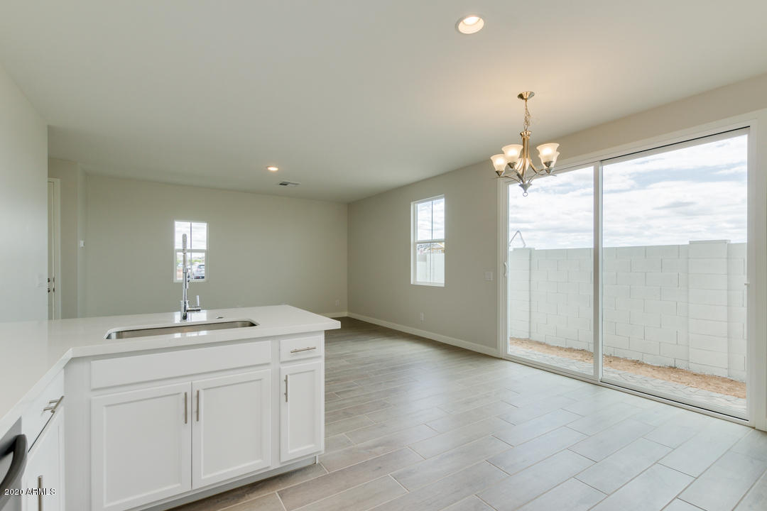 5552 South Dillon Mesa, AZ 85212 - Photo 8 of 26 08-Dillon
